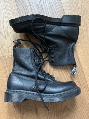 Dr. Martens Pascal Virginia Mono 1460 - Black Leather - Size 6 - Like New